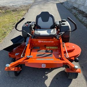 Cortacésped Husqvarna MZ61, Compre Ahora, Máquina Avanzada para el Cuidado del Césped con Sistema de Cuchillas de Corte Resistentes y Control de Dirección Suave - Product Image 5