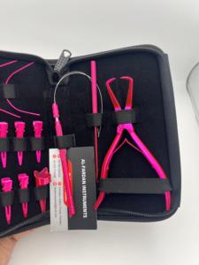 Kit de Herramientas para Extensiones de Cabello Color Rosa Metálico, Precio al por Mayor, Acero Inoxidable de Grado Quirúrgico, Logotipo Personalizado, Alicates de Bucle, Tijeras - Product Image 2