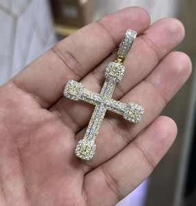 Pendentif Croix Personnalisé Sertie de Diamants Moissanite VVS Taille Ronde en Alliage Plaqué Or 14K, Breloque Religieuse, Cadeau Unisexe, Bijoux Hip-Hop - Product Image 2