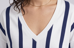T-shirt imprimé à col en V pour femme, motif personnalisé, manches courtes, haut décontracté d'été - Product Image 4