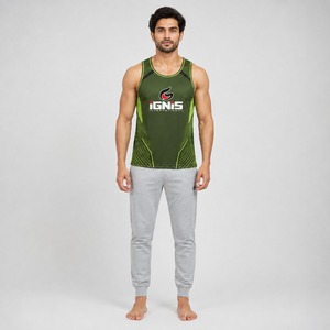 Camiseta sin mangas moderna para hombre, hecha con tela premium que ofrece movimiento flexible y calidad confiable para cada temporada. Camiseta sin mangas para hombre. - Product Image 1