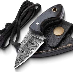 Couteau de chasse et de camping à lame fixe, mini couteau de poche Skinner en acier Damas fait main avec manche en bois, pendentif, porte-clés - Product Image 1