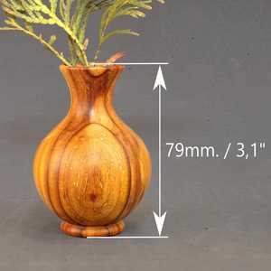 Vase en bois artisanal pas cher avec finition naturelle lisse pour la table basse, l'entrée et la décoration de la salle à manger par AALIYAN IMPEX - Product Image 5
