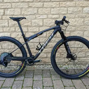 Nouveauté : Vélo de montagne tout-terrain Trek Supercaliber 9.9 XX1 AXS en carbone avec garantie de 3 ans - Product Image 2