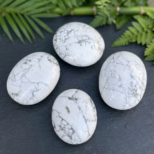 Pierre de Howlite Blanche Naturelle Polie à la Main, Pierre de Méditation et de Guérison en Cristal, Pierre Anti-Stress pour la Méditation, le Reiki, la Décoration Intérieure et les Cadeaux - Product Image 3