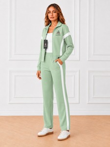 Chándal para mujer hecho de tela ligera y cómoda, perfecto para entrenamiento físico, uso casual al aire libre y diario. - Product Image 6