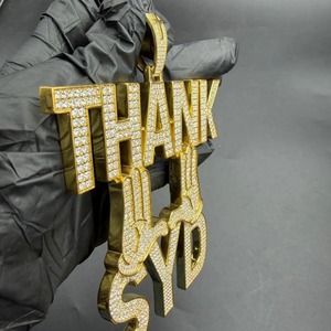 Pendentif Lettre 'Thank U Syd' Plaqué Or, Micro-incrustation de Strass en Cristal, Breloque Thème Hiphop, Bijou de Mode Unisexe - Product Image 5
