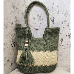 Sac à bandoulière Boho en raphia avec pompon beige et marron tissé à la main fourre-tout en paille sac à main écologique polyvalent pour le marché, les voyages ou les vacances - Product Image 3