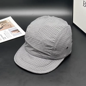 หมวกปีกสั้นสไตล์มินิมอล ผ้าตาข่ายแห้งเร็ว สไตล์วินเทจ แฟชั่นสำหรับทุกเพศ เหมาะสำหรับกิจกรรมกลางแจ้ง เช่น ตั้งแคมป์ เดินป่า - Product Image 1