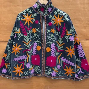 Chaqueta de Invierno Unisex de Algodón y Terciopelo Bordada con Diseño Suzani Indio de Alta Calidad, Estilo Boho Hippie, para Venta al Por Mayor en Boutiques - Product Image 2