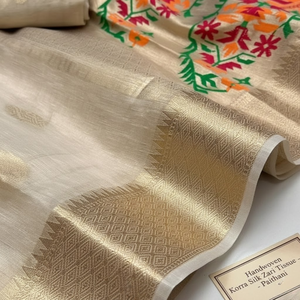 Sari tissé à la main en tissu Paithani Zari de Korra | Collection de vêtements de luxe Girnar pour festivals de mode, mariages, tenues de mariée et tenues traditionnelles - Product Image 4