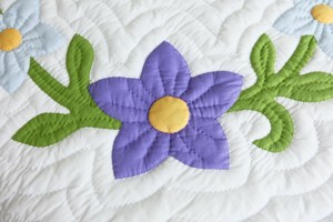 Wholesale Custom Wildflower Hawaiian <b>Quilt</b> Blue Violet Floral Applique Cotton Bedspread Hand Quilted Botanical <b>Bedding</b> - Product Image 6