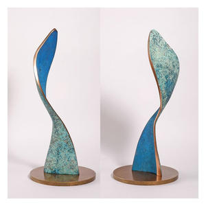 Sculpture artistique élégante en aluminium avec support – Accent décoratif contemporain pour table basse - Product Image 1