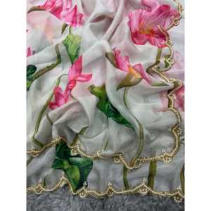 Saree à imprimé floral de créateur pour mariages et fêtes Décoration de table élégante - Product Image 2