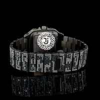 Montre de luxe de qualité supérieure avec boîtier carré en moissanite et cadran à chiffres romains pour hommes, disponible à prix d'exportation depuis l'Inde