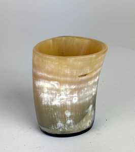 Vaso de Cerveza Vintage Hecho a Mano con Cuerno de Búfalo, Vaso Reutilizable de Estilo Rústico, Vaso Clásico - Product Image 1