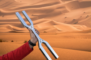 Diapason géant de grande taille avec clé DnA (256 Hz et 487 Hz) pour la guérison et la méditation avec marteau de frappe. - Product Image 6