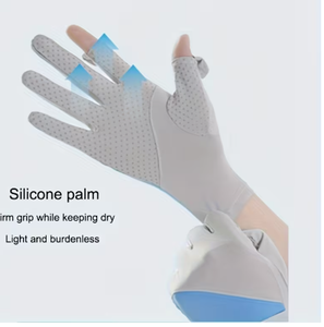 Gants d'équitation bleu clair et blanc pour femmes, coupe régulière, fermeture à crochets et boucles, accessoires équestres légers et respirants - Product Image 2