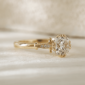 Anillo de Oro Amarillo Sólido de 14K con Diamante Cultivado en Laboratorio de 1.5ct con Corte Antiguo, Diseño Floral Art Nouveau de Triple Punta para Mujer - Product Image 3