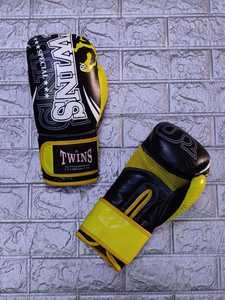 Nouveaux gants de boxe pour jumeaux, design unique, entièrement imprimés, en cuir véritable, fabrication professionnelle sur mesure, pour entraînement et sparring de kickboxing. - Product Image 3