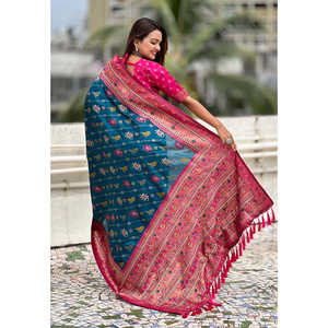 Sari Patola Leheriya en soie douce tissée avec des fils Zari, bleu denim avec des tissages contrastés, 700g, pour robe de soirée - Product Image 3