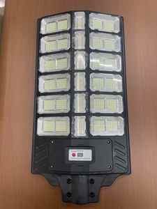 Lampadaire solaire LED tout-en-un 300W 500W à fixation murale IP65 Corps en ABS 6000K avec capteur PIR et télécommande - Product Image 6