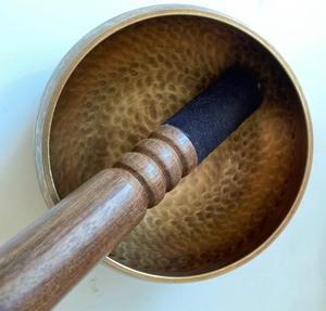 Ensemble de bols chantants en laiton avec maillet pour la méditation, le yoga, la relaxation, la pleine conscience et la pratique spirituelle à domicile - Product Image 6