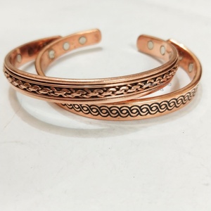 Brazalete magnético de cobre puro con estilo para hombres y mujeres, joyería de terapia para aliviar el dolor con aspecto de diamante a la moda - Product Image 6