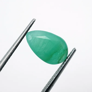 Gema de Esmeralda Facetada en Forma de Pera, 2.30ct, Gema Verde Natural de 11x7x4.5mm, Marca HAYAAT GEMS para Joyería, Origen Rajasthan - Product Image 6
