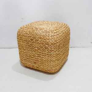 Pouf carré artisanal en jacinthe d'eau, style rustique moderne, pour salon, décoration intérieure, ottoman pour appartement - Product Image 4