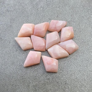 โอปอลสีชมพูธรรมชาติทรงว่าวแบบคาโบชอง หลังแบน ปรับขนาดได้ ขายส่งพลอยหลวม มีทุกขนาด - Product Image 1