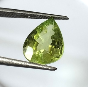 Turmalina Verde Claro Facetada Natural de Zambia, 4.20 Quilates, Corte Pera, Gema Suelta Premium para Joyería - Product Image 2