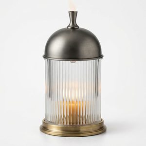 Farol de cristal de latón niquelado envejecido hecho a mano de 34 cm con remate ventilado, elegante farol tipo cloche Nocturne para decoración del hogar y hoteles - Product Image 1