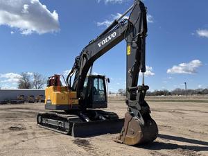 Excavatrice sur pneus Volvo EW140D avec moteur, pompe et boîte de vitesses à haute efficacité - Product Image 2