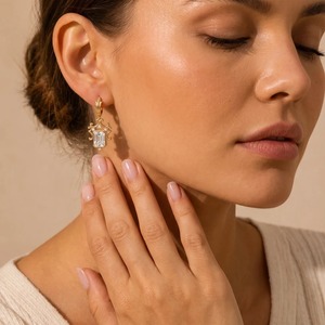 Pendientes de Oro Amarillo de 9K con Diamantes Cultivados en Laboratorio de Corte Radiante de 3 CTW, Estilo Lámpara, Joyería Fina Vintage, Venta al por Mayor OEM - Product Image 4
