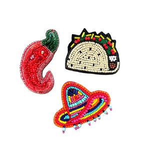 Broche de Diseño Artesanal con Cuentas de Semilla, Pin de Lujo con Flores Bordadas, Broche de Moda para Fiestas, Pin de Moda con Cuentas - Product Image 4