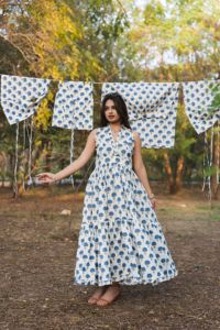 Vestido Maxi Boho con Estampado de Árboles Azules, Sin Mangas, Corte en A, Holgado, con Volantes en el Bajo, Vestido Casual de Verano de Algodón y Fibra de Bambú - Product Image 2