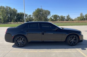 Chrysler 300 Touring RWD 2023 de Lujo, Premium, Certificado, Usado, Sedán de 4 Puertas - Product Image 3
