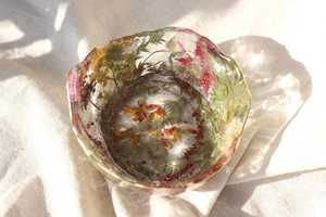 Bol de service en résine artisanale de qualité supérieure avec texture brillante et design à bords fins, idéal pour la maison, la cuisine, les fêtes ou comme cadeau. - Product Image 4