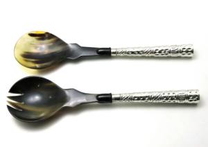 Juego de 2 servidores de ensalada de cuerno de diseño moderno, cucharas de cuerno hechas a mano con cuerno natural de búfalo a un precio asequible. - Product Image 5