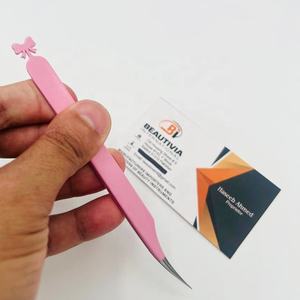 Pinzas de extensión de pestañas de acero inoxidable con logotipo personalizado, azulejos de pestañas sostenibles de agarre fuerte, salón rosa de pestañas perfectamente diseñado - Product Image 6