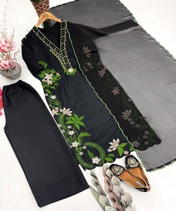 Conjunto de Traje Bordado de Algodón Negro para Mujer, Estilo Étnico Tradicional Informal de India y Pakistán, Corte Holgado y Largo hasta el Suelo, 86180 KARMA- ST-249 - Product Image 4