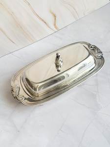 Beurrier en acier inoxydable avec couvercle, design classique rectangulaire, utilisation en cuisine, plateau à beurre en métal poli, style minimaliste - Product Image 3