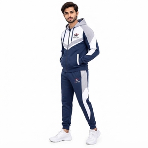 Nuevo diseño de chándal elegante para hombre, confeccionado con tela cómoda y costuras duraderas que ofrecen movimiento fácil y un acabado suave. - Product Image 5