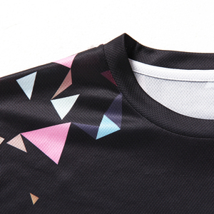 T-shirt de course à sublimation intégrale pour hommes, motif géométrique, vêtements de sport respirants, vente en gros OEM - Product Image 3