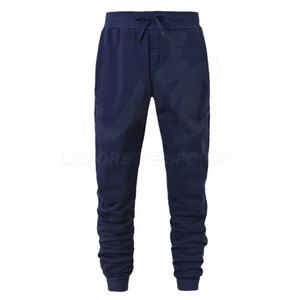 Survêtements pour hommes à faible MOQ, fabrication en usine, construction de qualité supérieure avec matière douce au toucher et design élégant - Product Image 3