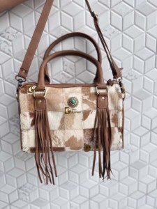 Nuevo Bolso de Hombro de Cuero Vacuno de Diseño Único con Borla de Piedra Azul, Estilo Occidental, para Uso Diario - Product Image 1