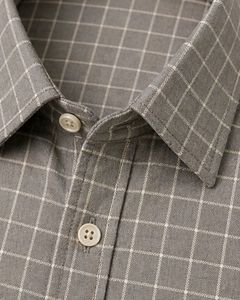 Camisa casual a cuadros en tono taupe y blanco para hombre, corte ajustado, manga larga, con botones, de algodón, elegante, de calidad premium. - Product Image 5