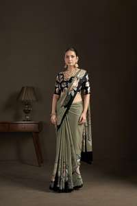 Sari élégant prêt-à-porter avec chemisier cousu en crêpe de soie à imprimé floral numérique, fournisseur indien d'exportation de saris - Product Image 4