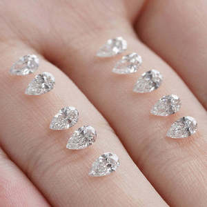 Diamants de laboratoire taille poire, couleur DEF, pureté VVS-VS, taille 2x3mm à 3x5mm, diamants en vrac pour la fabrication de bijoux, provenant d'Inde. - Product Image 1